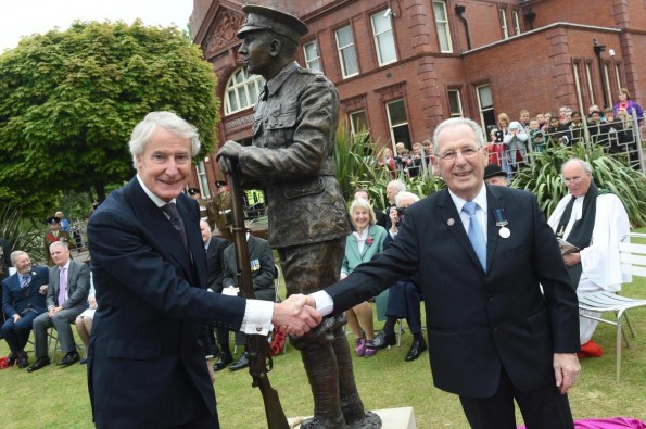 Deputy Lieutenant for North Yorkshire the Hon. David Dugdale (L) and Tom Dresser’s son Tom unveil the statue